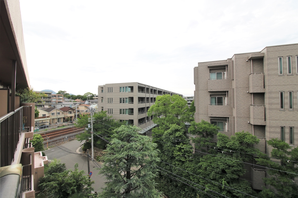 【JR芦屋駅・阪神打出駅】バルコニーからの眺望です。