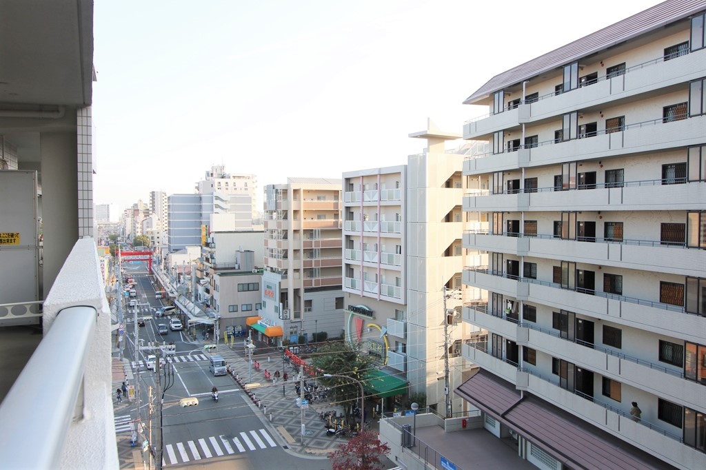 【神戸市市営地下鉄山手線長田駅・JR新長田駅】バルコニーからの眺望です。