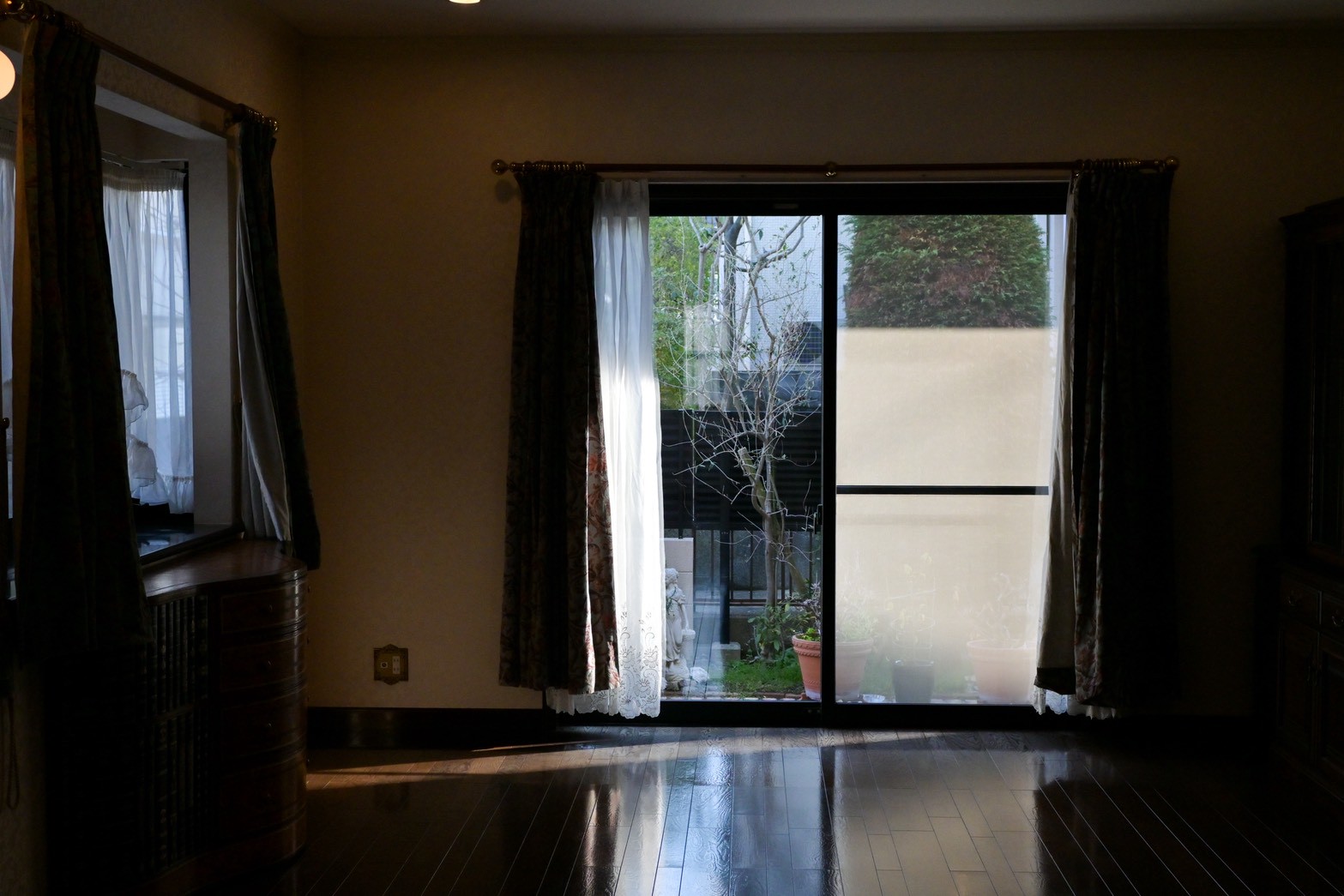 豪邸な一軒家、借りて生活してみませんか？